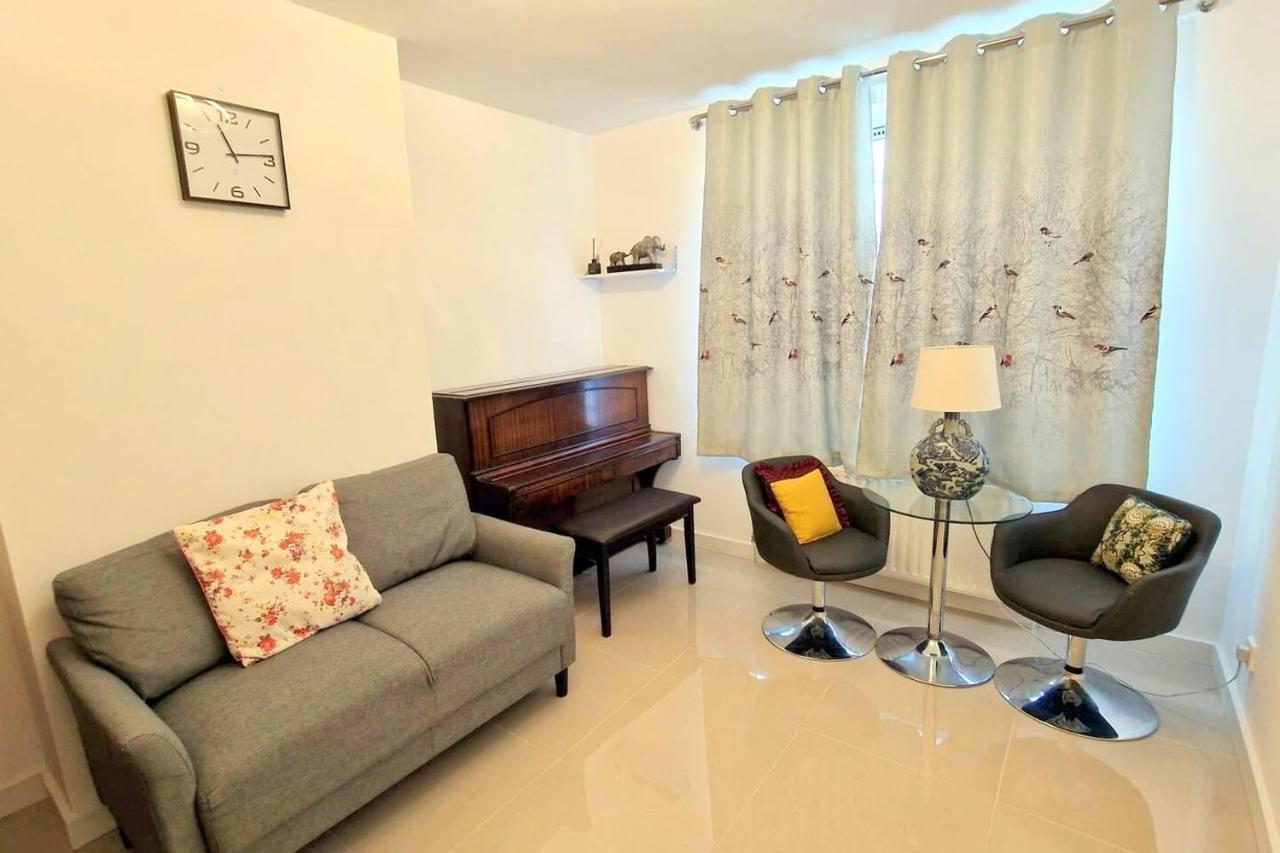 Вилла Modern 3-Bed House In Surrey Quays Лондон Экстерьер фото